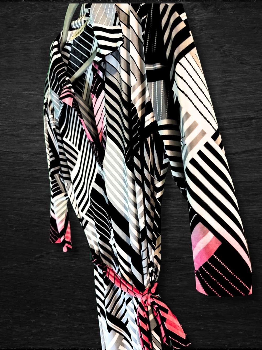 Estampa Black & Pink Geometric 3/4 Sleeve V neck Collar A-line Dress
